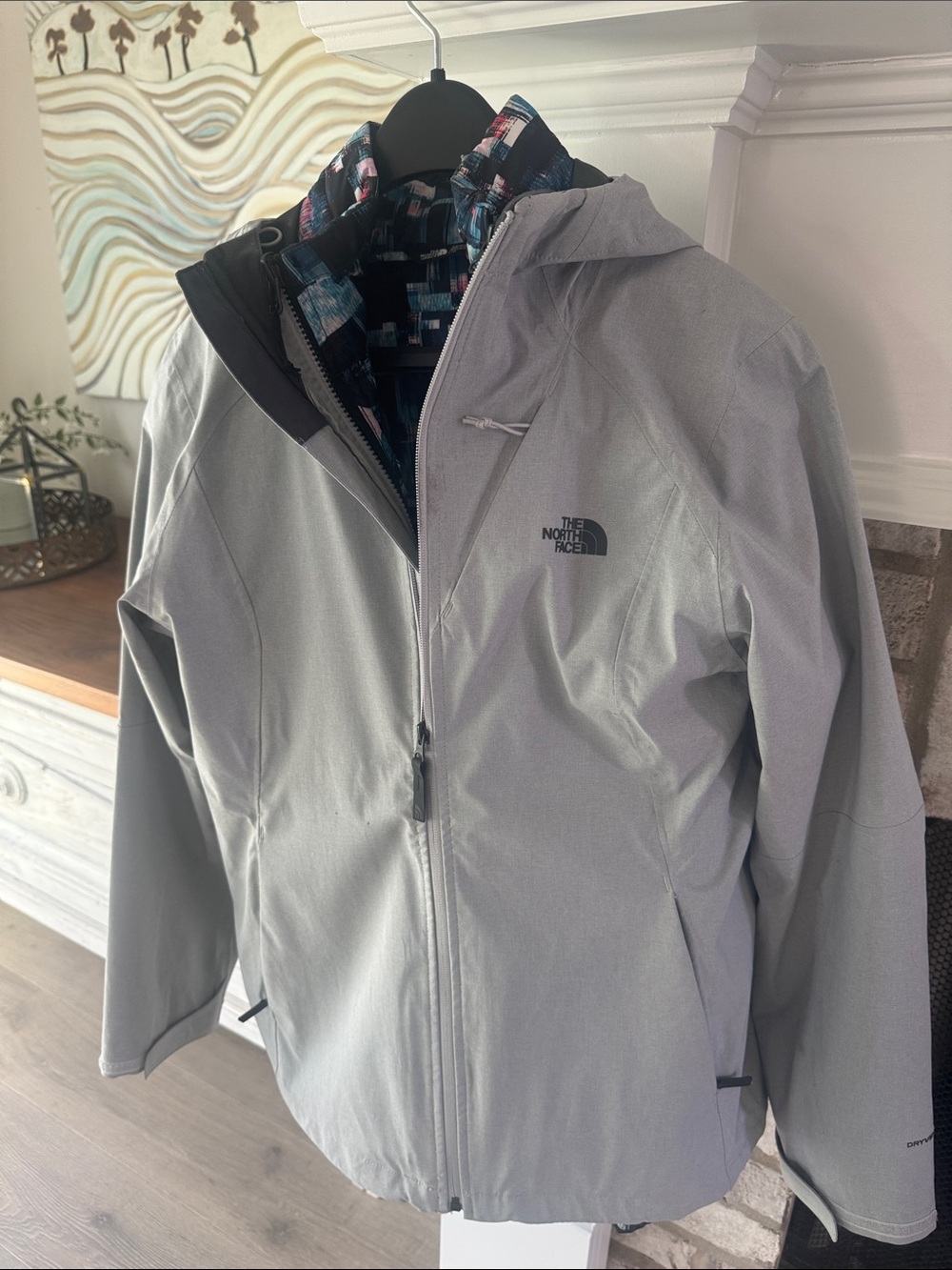 The North Face Light Gray Hooded Ski Jacket with Patterned Liner